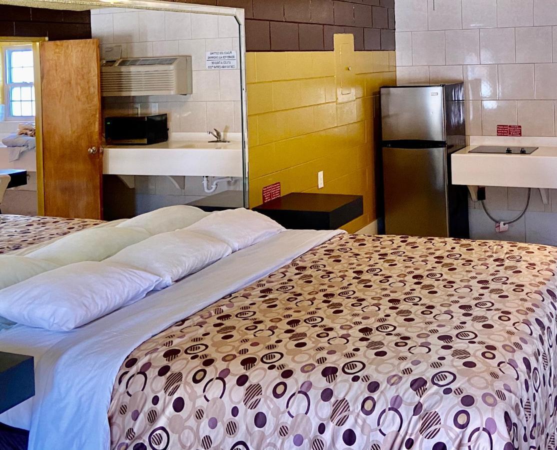 Savannah Inn And Suites Savannah Port Area Eksteriør bilde