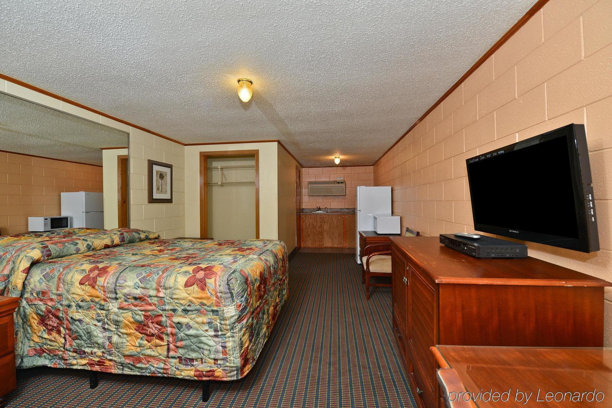 Savannah Inn And Suites Savannah Port Area Eksteriør bilde