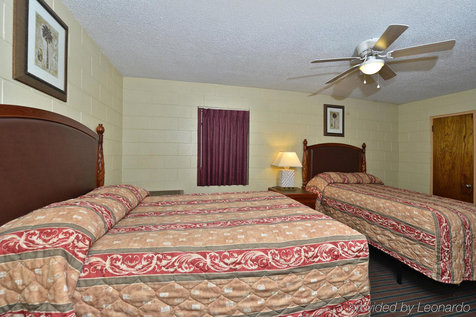 Savannah Inn And Suites Savannah Port Area Eksteriør bilde