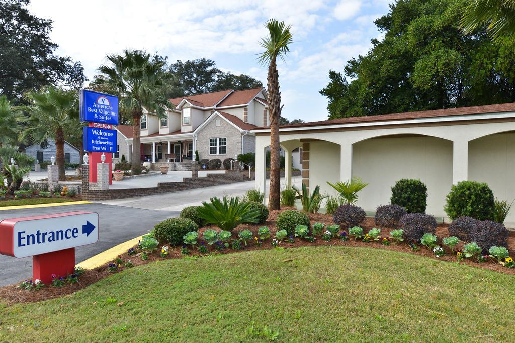 Savannah Inn And Suites Savannah Port Area Eksteriør bilde