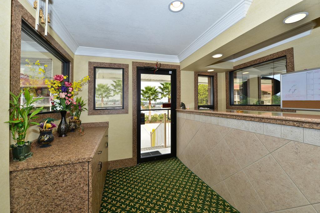 Savannah Inn And Suites Savannah Port Area Interiør bilde