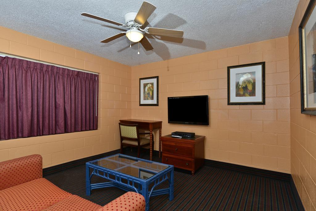 Savannah Inn And Suites Savannah Port Area Rom bilde
